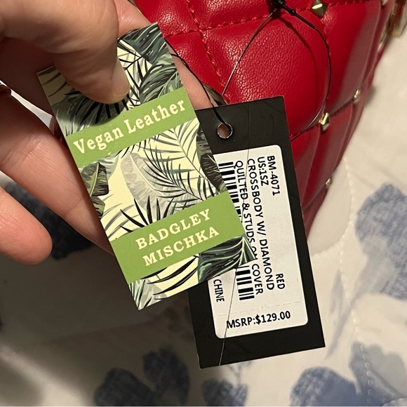 NWT Badgley Mischka Elegant Red Quilted Handbag - Picture 4 of 8